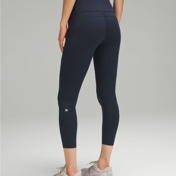 Original fast and free High Rise Lululemon leggings Size:4 - Picture 2 of 5